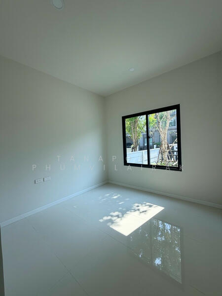 Grand Britania Bangna-Suvarnabhumi, Samut Prakan, King Kaew Road 29/2, Rachathewa, Bang Plee, Samut Prakan, 3 Bedrooms, 165 sqm, Single Detached House For Sale, by Tanaporn Phumvilairak, 500114302 - DDproperty.com