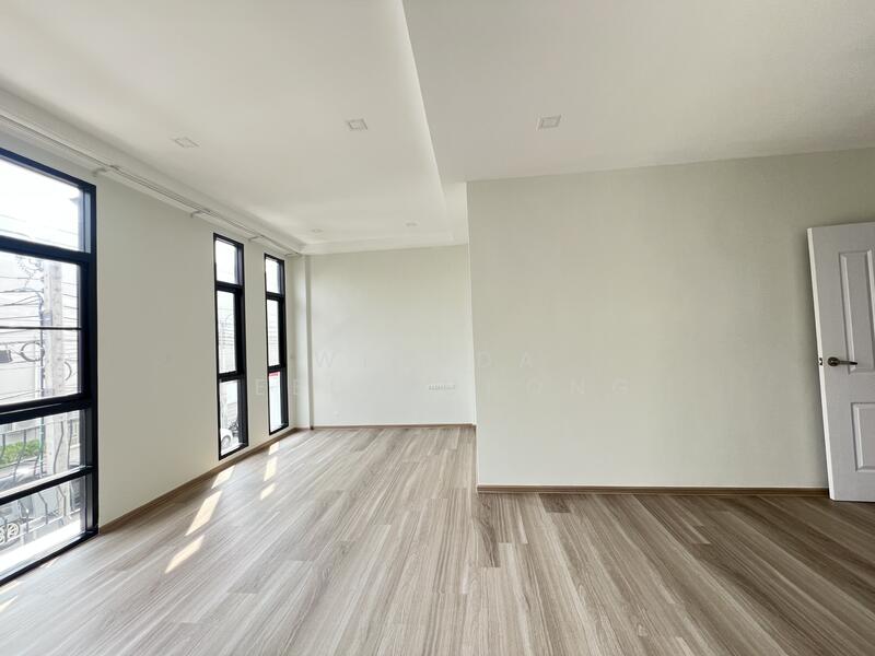 For Sale - Eternity Town Primrose Vacharaphol, Bangkok