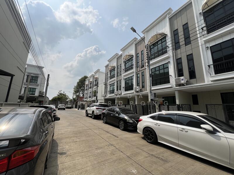 For Sale - Eternity Town Primrose Vacharaphol, Bangkok