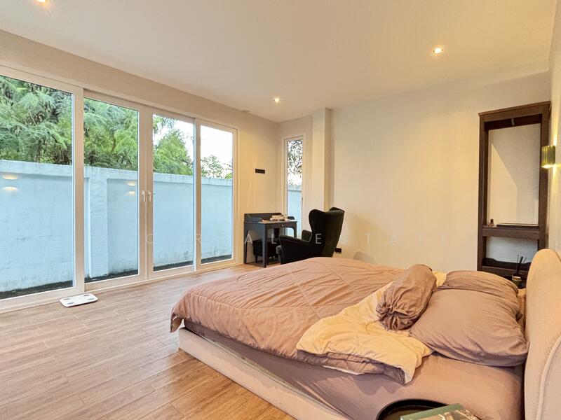 ขายวิลล่า 4 ห้องนอน วิวสระว่ายน้ำ ในบางเสร่, ชลบุรี, บางละมุง, บางละมุง, ชลบุรี, 512 ตร.ม., วิลล่า ขาย, โดย PLC Real Estate, 500114506 - DDproperty.com