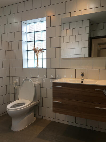 4-BR Townhouse, Bangkok, Khlong Tan Nua, Watthana, Bangkok, 4 Bedrooms, 200 sqm, Townhouse For Rent, by Tanapat Sakonsontised, 500114796 - DDproperty.com