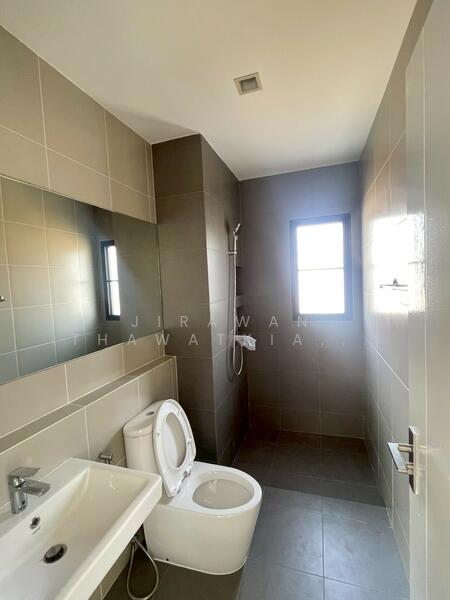 Venue Flow Tiwanon Rangsit, Pathum Thani, 109 Tiwanon Road, Bang Kadi, Muang Pathum Thani, Pathum Thani, 4 Bedrooms, 190 sqm, Single Detached House For Sale, by Jirawan Thawatkiattisak (Eve), 500114925 - DDproperty.com