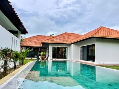 ขาย - ขายบ้านเดี่ยวสไตล์ไทยโมเดิร์น 3 ห้องนอน พร้อมสระว่ายน้ำส่วนตัว ในเขตห้วยใหญ่, ชลบุรี