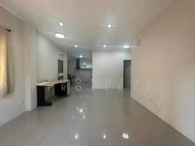 ขาย - Pruklada Phetkasem-Sai 4 : พฤกษ์ลดา เพชรเกษม-พุทธมณฑลสาย 4, สมุทรสาคร