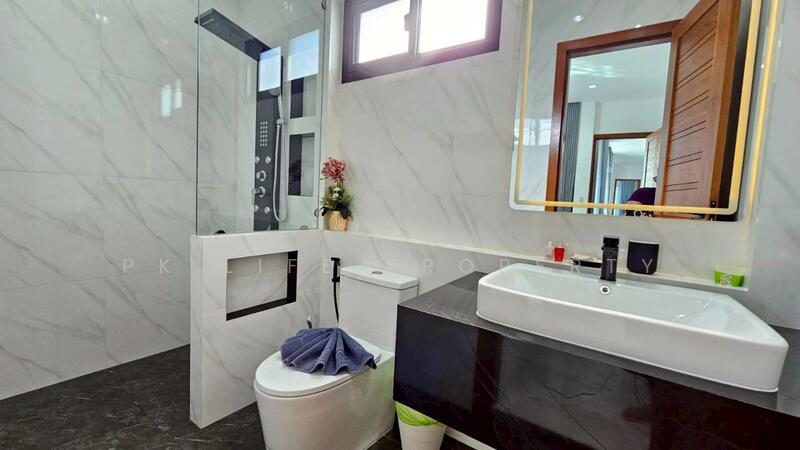 7R0989 Pool villa for rent 4 bedroom 5 bathroom 120,000/month at rawai have fully furnished, Phuket, Rawai, Muang Phuket, Phuket, 4 Bedrooms, 240 sqm, Villa For Rent, by PK LIFE Property, 500116016 - DDproperty.com