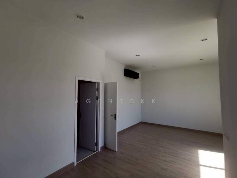 For Sale - Como Bianca Bangna, Samut Prakan