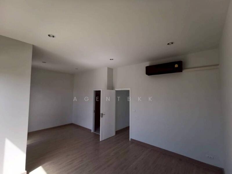 For Sale - Como Bianca Bangna, Samut Prakan