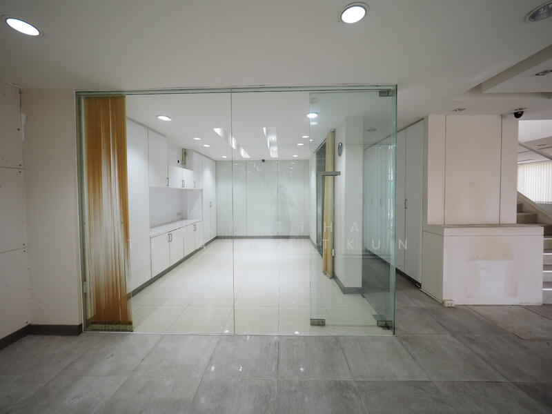 ให้เช่า - อาคาร Mixed-Use บนสุขุมวิท 50, 500เมตรจาก BTS อ่อนนุช, กรุงเทพ