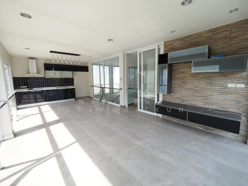 For Rent - Mixed Used Building on Sukhumvit 50, 500m from BTS Onnut, Bangkok