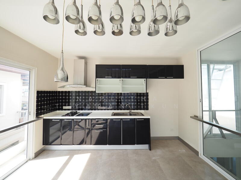 For Rent - Mixed Used Building on Sukhumvit 50, 500m from BTS Onnut, Bangkok