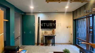 ขาย - ขายตึกแถว 4 ชั้น ริมถนนสาทร ทำเลทองที่แพงที่สุด เพื่อโอกาสต่อยอดธุรกิจที่เหนือกว่าใคร, กรุงเทพ