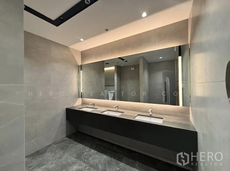 For Rent Office Space Huai Khwang, Bangkok hre00115, Bangkok, Huai Khwang, Huai Khwang, Bangkok, , 268 sqm, Office Space For Rent, by Hero Realtor Co., Ltd., 500116683 - DDproperty.com