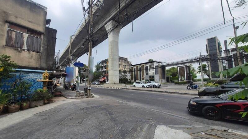 For Sale - อาคารพาณิชย์ ติดถนน กรุงเทพ - นนทบุรี ทำเลดี ใกล้ MRT แยกติวานนท์ ราคาถูกมาก, Nonthaburi