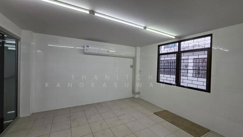 อาคารพาณิชย์กาญจนาภิเษก, กรุงเทพ, ดอกไม้, ประเวศ, กรุงเทพ, 528 ตร.ม., ตึกแถว-อาคารพาณิชย์ ให้เช่า, โดย Thanitcha Kangkasuwanno, 500116739 - DDproperty.com
