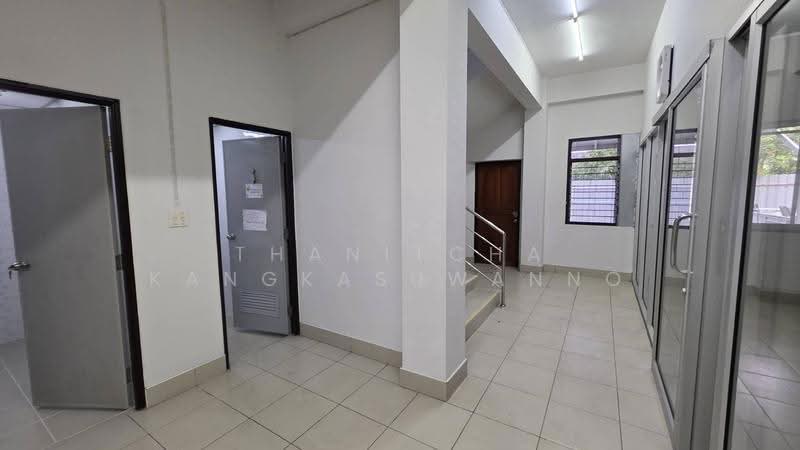 อาคารพาณิชย์กาญจนาภิเษก, กรุงเทพ, ดอกไม้, ประเวศ, กรุงเทพ, 528 ตร.ม., ตึกแถว-อาคารพาณิชย์ ให้เช่า, โดย Thanitcha Kangkasuwanno, 500116739 - DDproperty.com