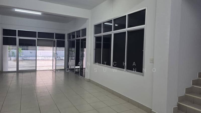 อาคารพาณิชย์กาญจนาภิเษก, กรุงเทพ, ดอกไม้, ประเวศ, กรุงเทพ, 528 ตร.ม., ตึกแถว-อาคารพาณิชย์ ให้เช่า, โดย Thanitcha Kangkasuwanno, 500116739 - DDproperty.com
