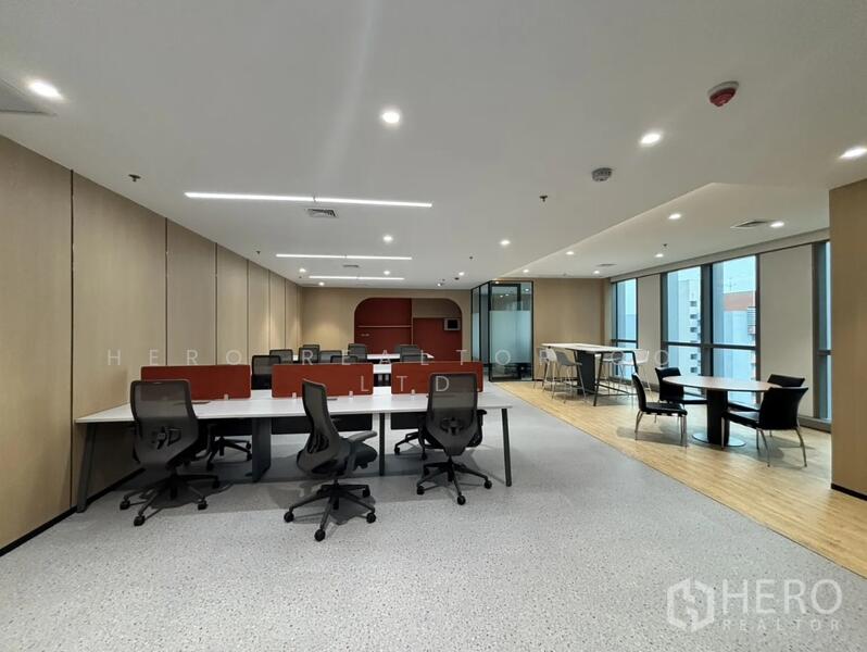 For Rent Office Space Huai Khwang, Bangkok with meeting room & city views hre00117, Bangkok, 10310, Huai Khwang, Bangkok, , 137 sqm, Office Space For Rent, by Hero Realtor Co., Ltd., 500116745 - DDproperty.com