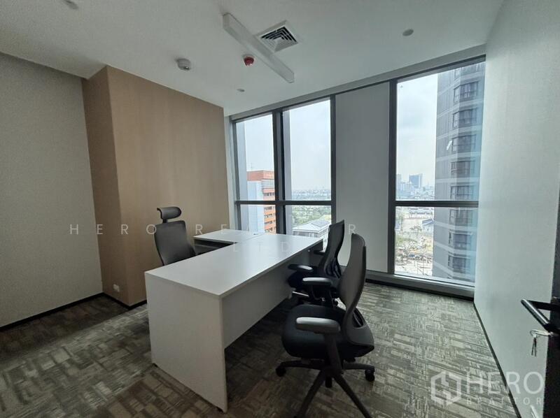 For Rent Office Space Huai Khwang, Bangkok with meeting room & city views hre00117, Bangkok, 10310, Huai Khwang, Bangkok, , 137 sqm, Office Space For Rent, by Hero Realtor Co., Ltd., 500116745 - DDproperty.com