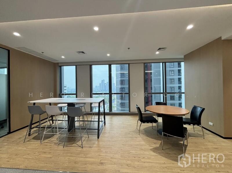 For Rent Office Space Huai Khwang, Bangkok with meeting room & city views hre00117, Bangkok, 10310, Huai Khwang, Bangkok, , 137 sqm, Office Space For Rent, by Hero Realtor Co., Ltd., 500116745 - DDproperty.com