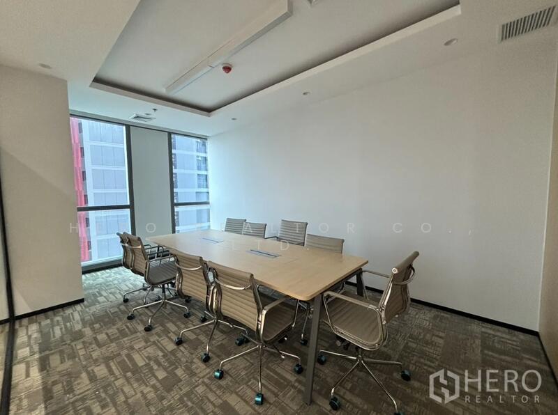 For Rent Office Space Huai Khwang, Bangkok with meeting room & city views hre00117, Bangkok, 10310, Huai Khwang, Bangkok, , 137 sqm, Office Space For Rent, by Hero Realtor Co., Ltd., 500116745 - DDproperty.com