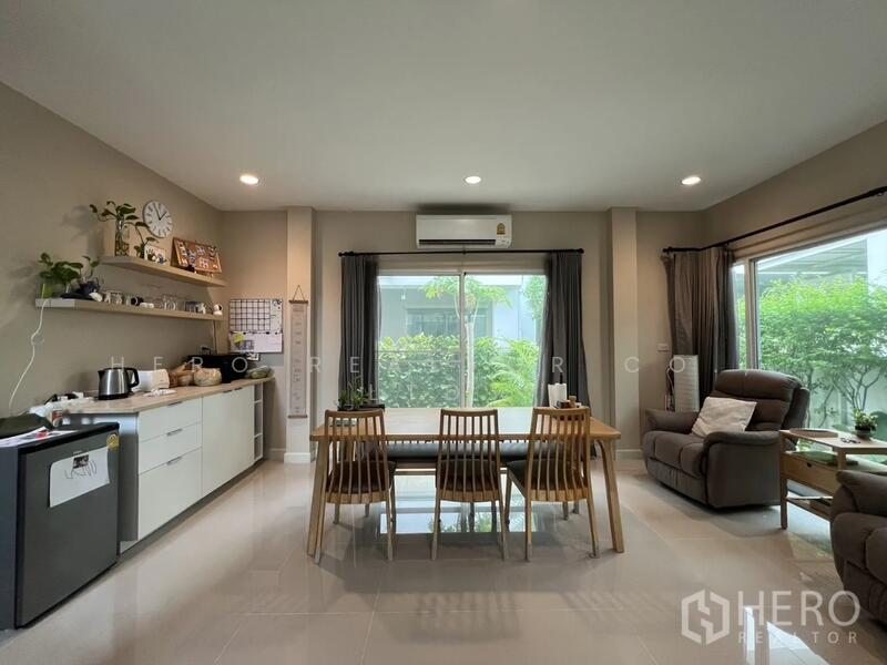 For Sale - For Sale or Rent 4 Bedroom Detached House in Bangkok Boulevard Rama 9 in Thap Chang bre21710, Bangkok
