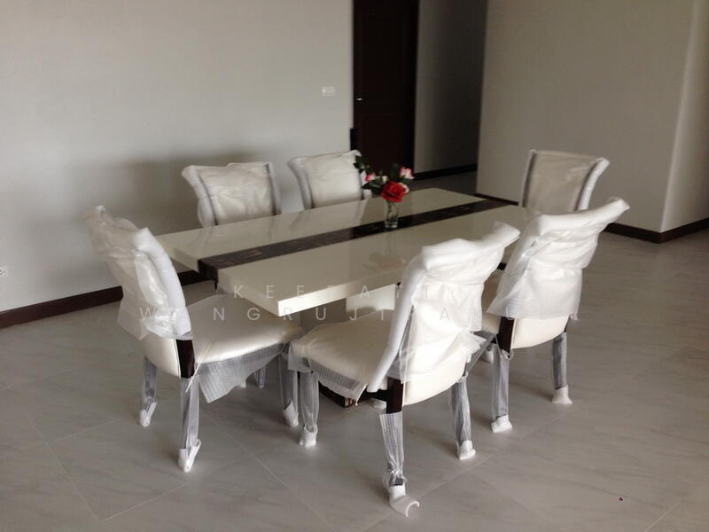 Vanida Apartment Ekkamai, Bangkok, Khlong Tan Nua, Watthana, Bangkok, 3 Bedrooms, 250 sqm, Apartment For Rent, by Keerati  Wangrujirakul, 500116866 - DDproperty.com