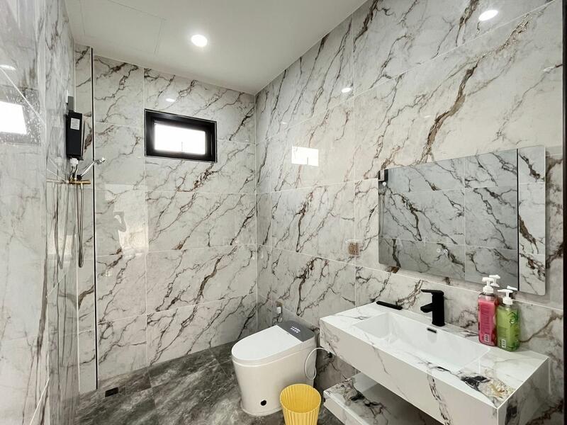 ขาย - ขายวิลล่า 4 ชั้นพร้อมสระว่ายน้ำ ใกล้วอล์คกิ้งสตรีท พัทยาใต้, ชลบุรี