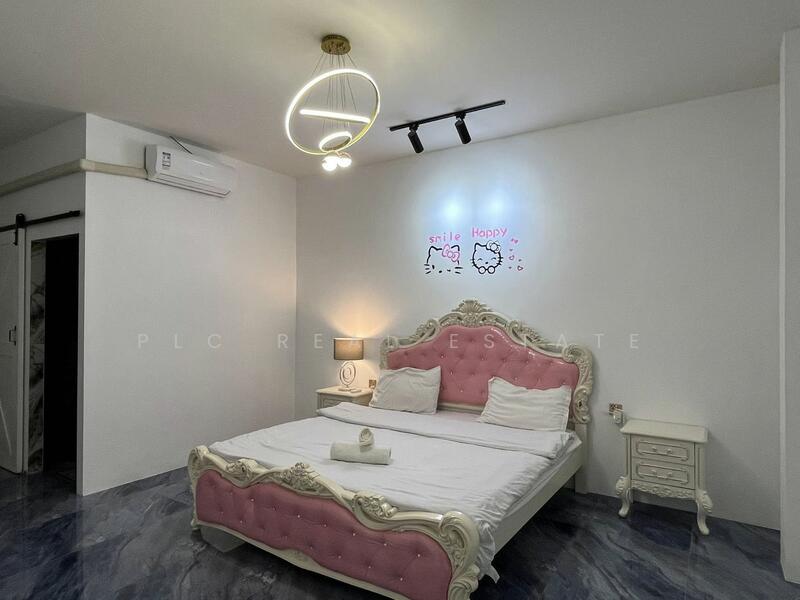 For Sale - 4 Storey Pool Villa for Sale Near Walking Street South Pattaya, Chon Buri (Pattaya)