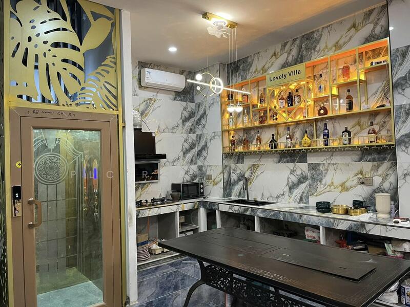 ขาย - ขายวิลล่า 4 ชั้นพร้อมสระว่ายน้ำ ใกล้วอล์คกิ้งสตรีท พัทยาใต้, ชลบุรี