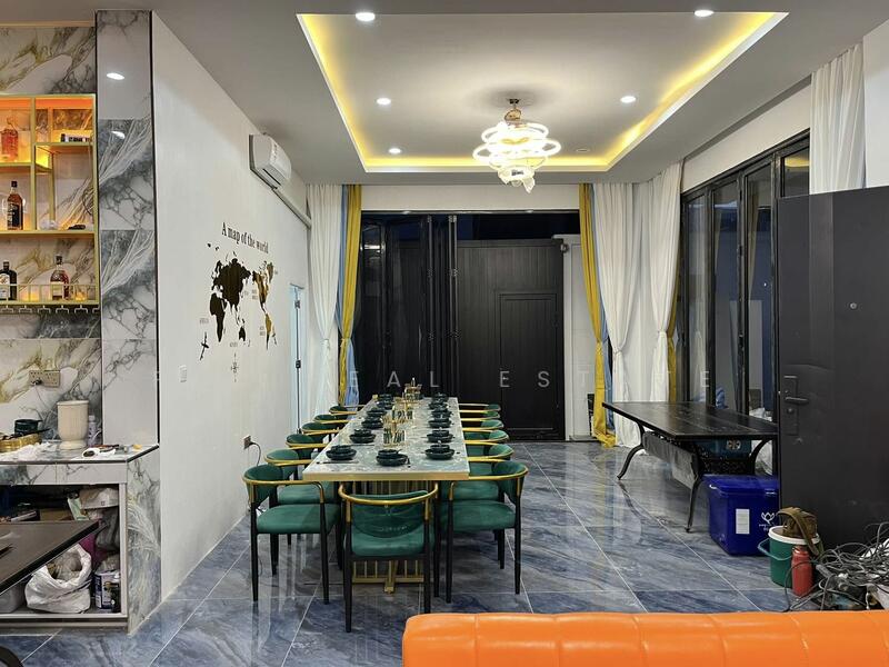 For Sale - 4 Storey Pool Villa for Sale Near Walking Street South Pattaya, Chon Buri (Pattaya)