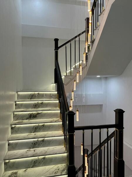 For Sale - 4 Storey Pool Villa for Sale Near Walking Street South Pattaya, Chon Buri (Pattaya)