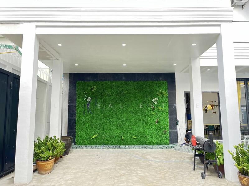 ขาย - ขายวิลล่า 4 ชั้นพร้อมสระว่ายน้ำ ใกล้วอล์คกิ้งสตรีท พัทยาใต้, ชลบุรี