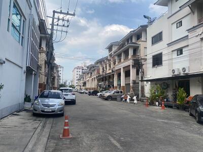 ขาย - ธนบุรีคอมเพล็กซ์, กรุงเทพ