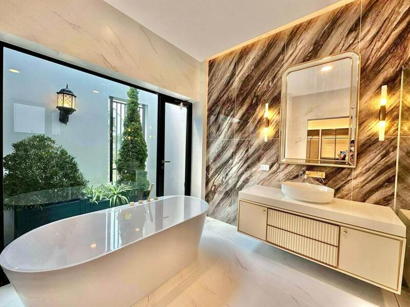 Nantawan Rama 9 - New Krungthepkreetha, Bangkok, Saphan Sung, Bangkok, 5 Bedrooms, 449 sqm, Single Detached House For Rent, by Kanyapuk Tinanop, 500117532 - DDproperty.com