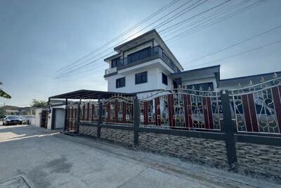 ขาย - บ้านเดี่ยว 3 ชั้น ซอยรามอินทรา 5 แยก 58-9 ถนนรามอินทรา แขวงท่าแร้ง เขตบางเขน กรุงเทพมหานคร, กรุงเทพ