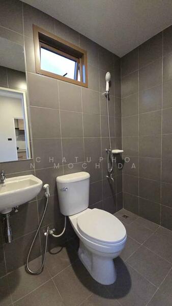 Burasiri Krungthep Kreetha, Bangkok, 95 Soi Pracha Ruam Chai, Hua Mak, Bang Kapi, Bangkok, 4 Bedrooms, 300 sqm, Single Detached House For Rent, by Chatuphon Mochida, 500118108 - DDproperty.com