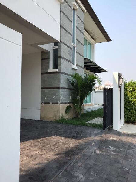 4-BR House, Bangkok, Saphan Sung, Saphan Sung, Bangkok, 4 Bedrooms, 220 sqm, Single Detached House For Sale, by Yanisa Nakklai, 500118373 - DDproperty.com