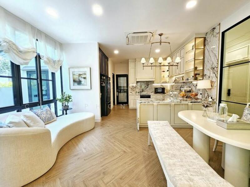 Nantawan Rama 9 - New Krungthepkreetha, Bangkok, Saphan Sung, Saphan Sung, Bangkok, 5 Bedrooms, 650 sqm, Single Detached House For Rent, by Chatuphon Mochida, 500118660 - DDproperty.com