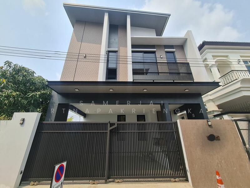 3-BR House, Bangkok, Khlong Tan Nua, Watthana, Bangkok, 3 Bedrooms, 250 sqm, Single Detached House For Rent, by Samerjai Lertnapakriengkai, 500118981 - DDproperty.com