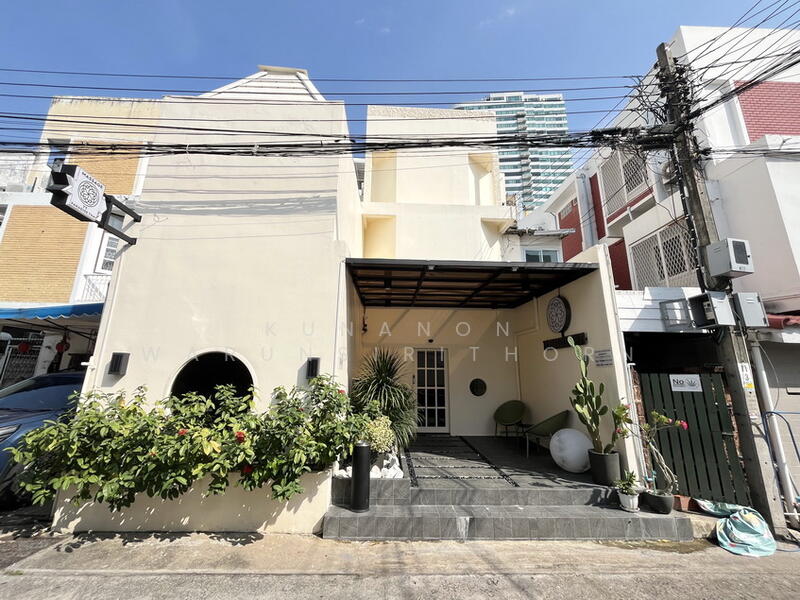 ให้เช่า - ให้เช่าบ้าน 3ชั้น 40ตรว. ซอยทองหล่อ, เหมาะทำ สปา, บ้านพัก Airbnb (081-434-9959), กรุงเทพ