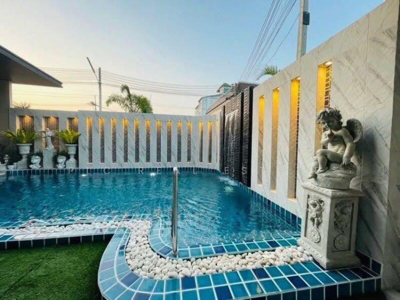2 Storey House for Sale with Private Swimming Pool East Pattaya, Chon Buri (Pattaya), Bang Lamung, Bang Lamung (Pattaya), Chon Buri (Pattaya), 4 Bedrooms, 200 sqm, Single Detached House For Sale, by PLC Real Estate, 500119406 - DDproperty.com