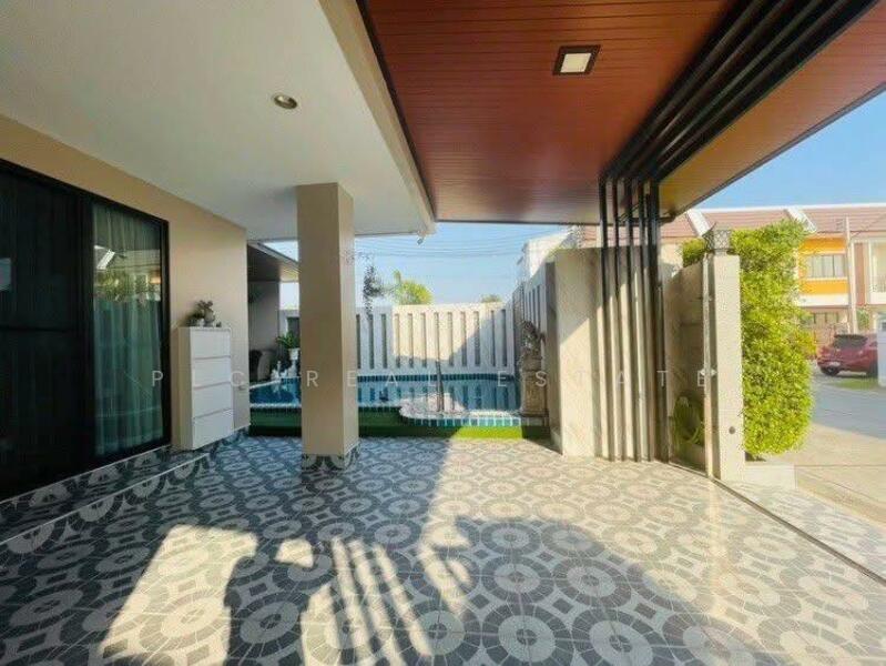 2 Storey House for Sale with Private Swimming Pool East Pattaya, Chon Buri (Pattaya), Bang Lamung, Bang Lamung (Pattaya), Chon Buri (Pattaya), 4 Bedrooms, 200 sqm, Single Detached House For Sale, by PLC Real Estate, 500119406 - DDproperty.com