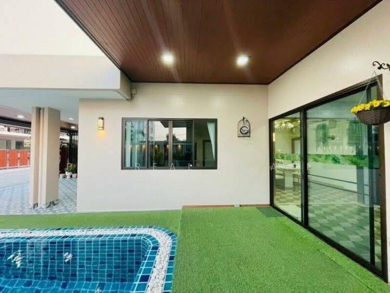 2 Storey House for Sale with Private Swimming Pool East Pattaya, Chon Buri (Pattaya), Bang Lamung, Bang Lamung (Pattaya), Chon Buri (Pattaya), 4 Bedrooms, 200 sqm, Single Detached House For Sale, by PLC Real Estate, 500119406 - DDproperty.com