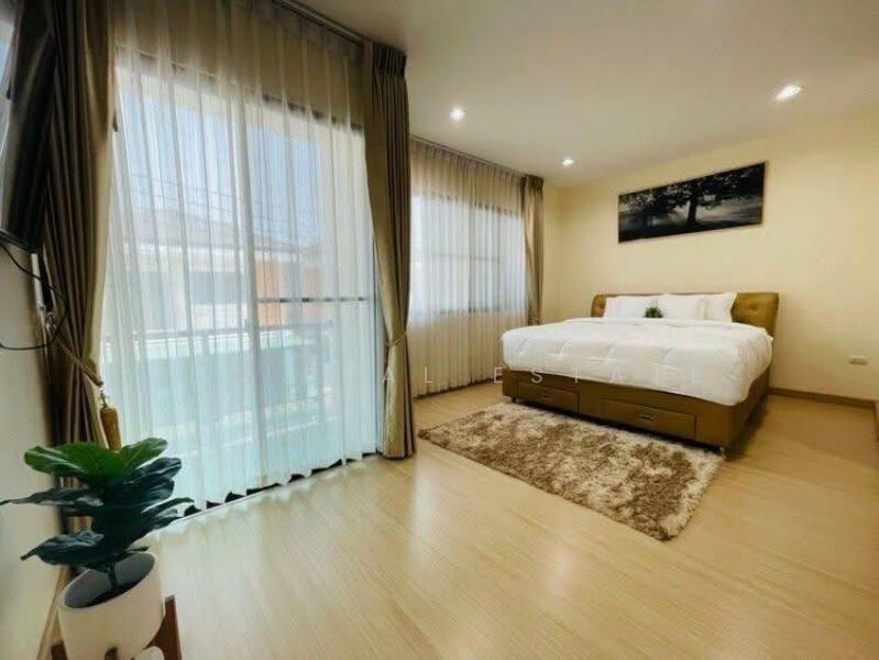 2 Storey House for Sale with Private Swimming Pool East Pattaya, Chon Buri (Pattaya), Bang Lamung, Bang Lamung (Pattaya), Chon Buri (Pattaya), 4 Bedrooms, 200 sqm, Single Detached House For Sale, by PLC Real Estate, 500119406 - DDproperty.com