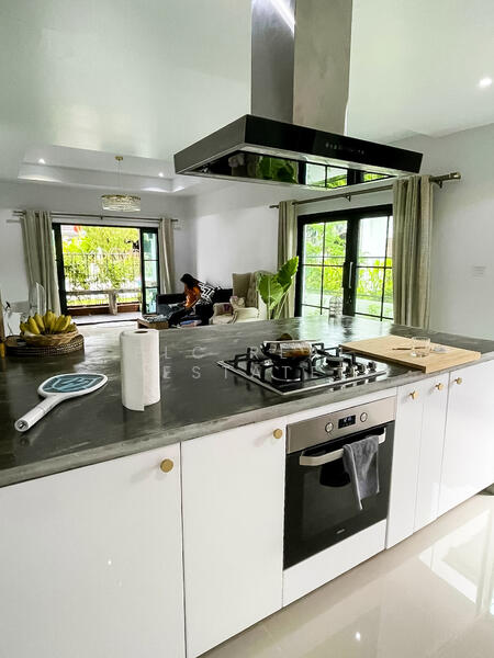 ให้เช่า - บ้าน 2 ชั้นให้เช่า ในเขตเนิร์นพลับวัน พัทยาตะวันออก, ชลบุรี