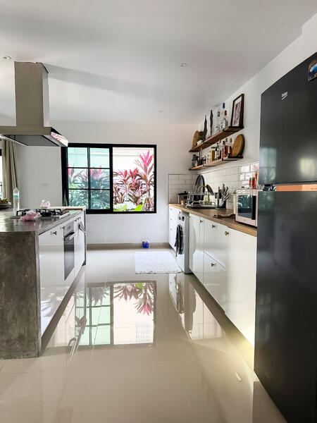 ให้เช่า - บ้าน 2 ชั้นให้เช่า ในเขตเนิร์นพลับวัน พัทยาตะวันออก, ชลบุรี