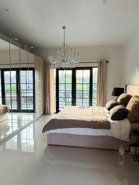 ให้เช่า - บ้าน 2 ชั้นให้เช่า ในเขตเนิร์นพลับวัน พัทยาตะวันออก, ชลบุรี