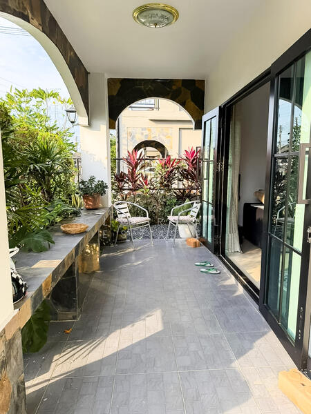 ให้เช่า - บ้าน 2 ชั้นให้เช่า ในเขตเนิร์นพลับวัน พัทยาตะวันออก, ชลบุรี