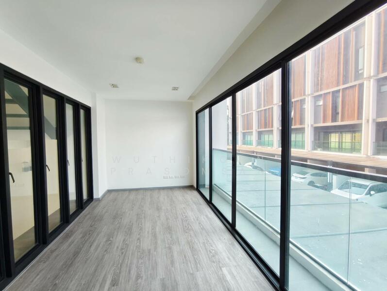 Authen Ladprao-Nakniwat, Bangkok, Soi Nak Niwat 48 Yaek 14, Pradit Manudharm Road, Lat Phrao, Lat Phrao, Bangkok, 3 Bedrooms, 276 sqm, Townhouse For Rent, by Wuthikorn Prasomsan, 500119535 - DDproperty.com