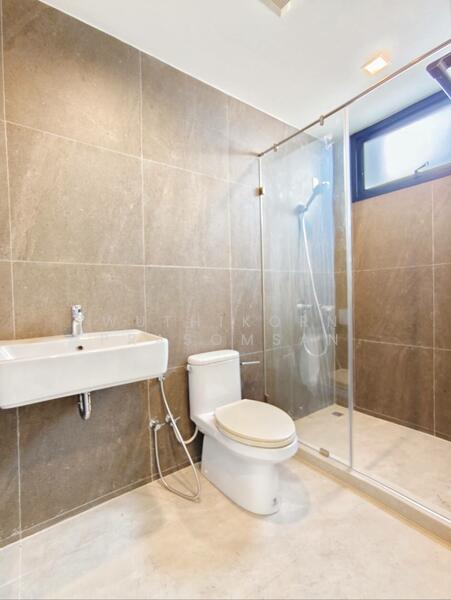 Authen Ladprao-Nakniwat, Bangkok, Soi Nak Niwat 48 Yaek 14, Pradit Manudharm Road, Lat Phrao, Lat Phrao, Bangkok, 3 Bedrooms, 276 sqm, Townhouse For Rent, by Wuthikorn Prasomsan, 500119535 - DDproperty.com